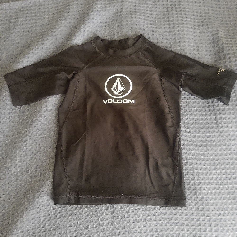 5t Volcom swim shirt rash guard 50+ UPF